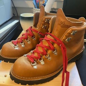 11 Danner Mountain Lite Cascade